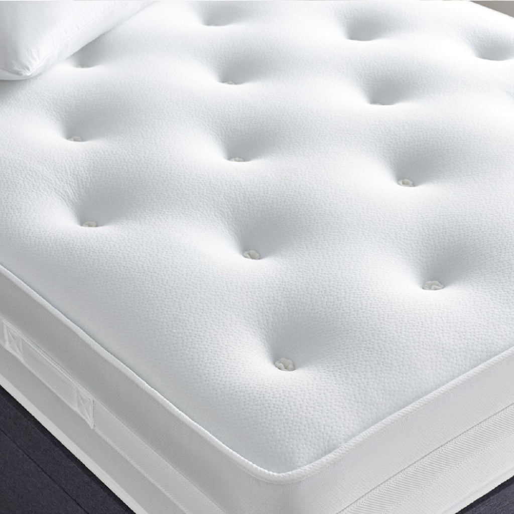 Deep Sleep Buckingham 1000 Breathable Mattress - close up of mattress surface and edge - Beds4Us