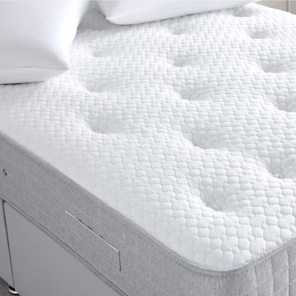 Deep Sleep Essential Pocket 1000 Flippable Mattress - close up of mattress surface and edge - Beds4Us
