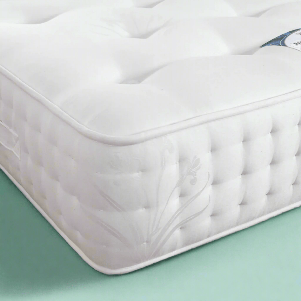 Giltedge Backcare 2000 Flexi Edge Support Mattress - close up of mattress corner and surface - Beds4Us