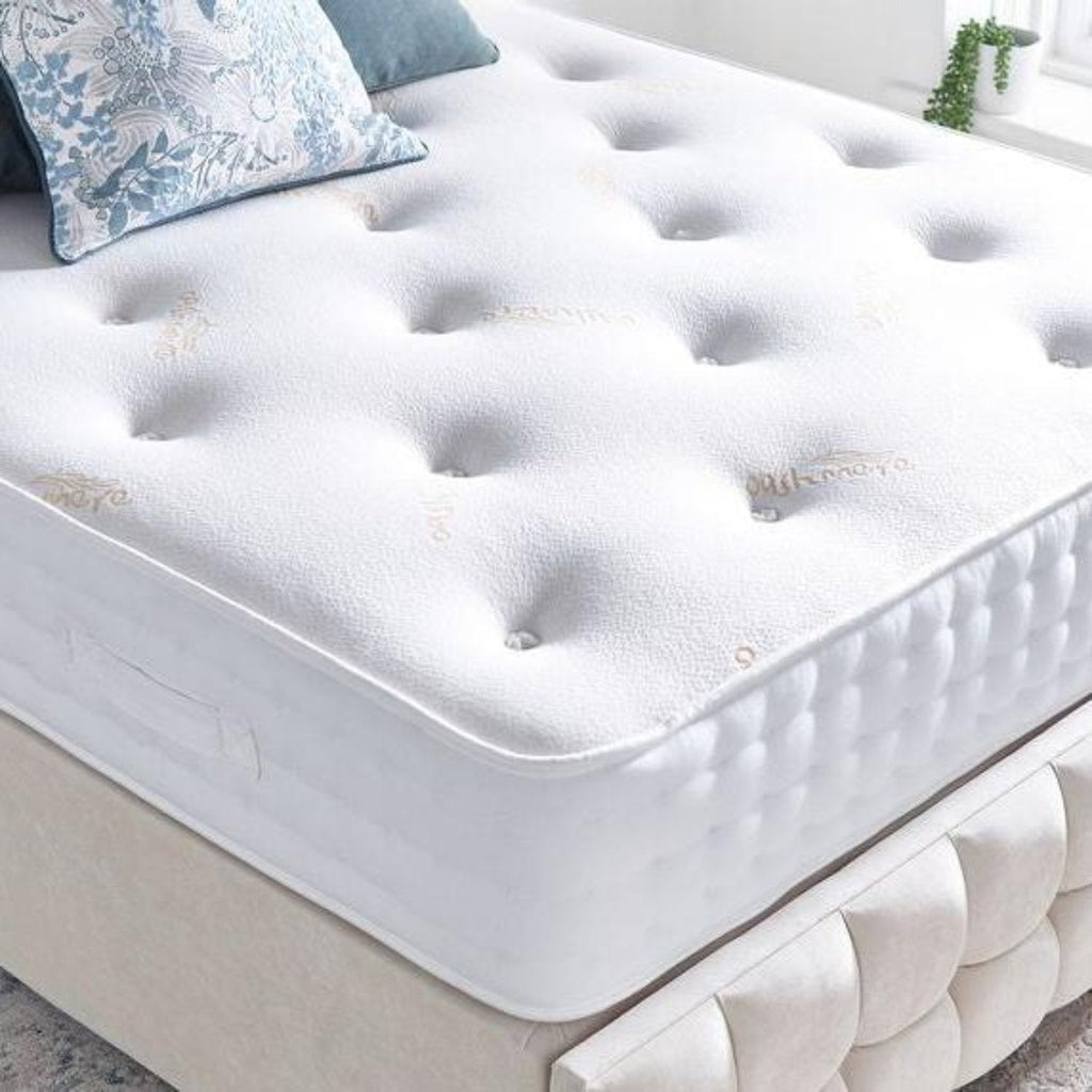 Deep Sleep Luxury Pocket 1000 Firm Mattress - close up of mattress surface and edge - Beds4Us