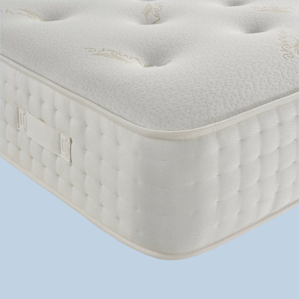 Dreamland Beds Barrington Pocket 2000 Soft Natural Mattress - Close up of mattress corner - Beds4Us