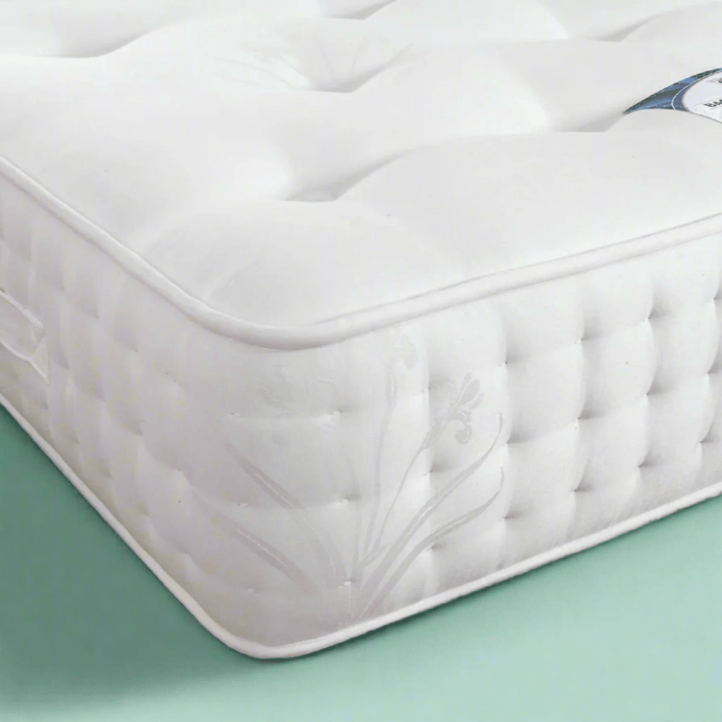 Giltedge Backcare 2000 Mattress - close up of mattress corner and surface - Beds4Us