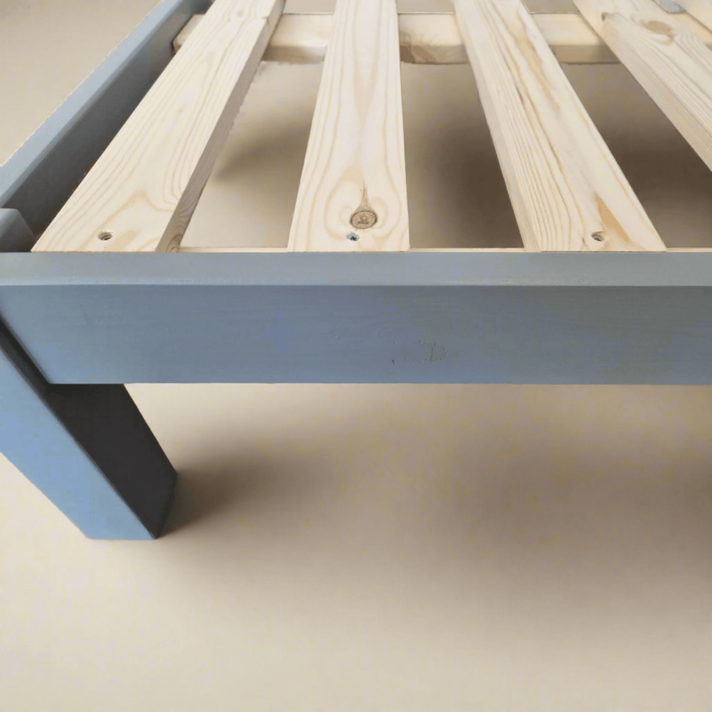 JJ Ranch Solid Pine Bed - 4 Rail - Close up of frame where slats join the bed frame - Beds4Us