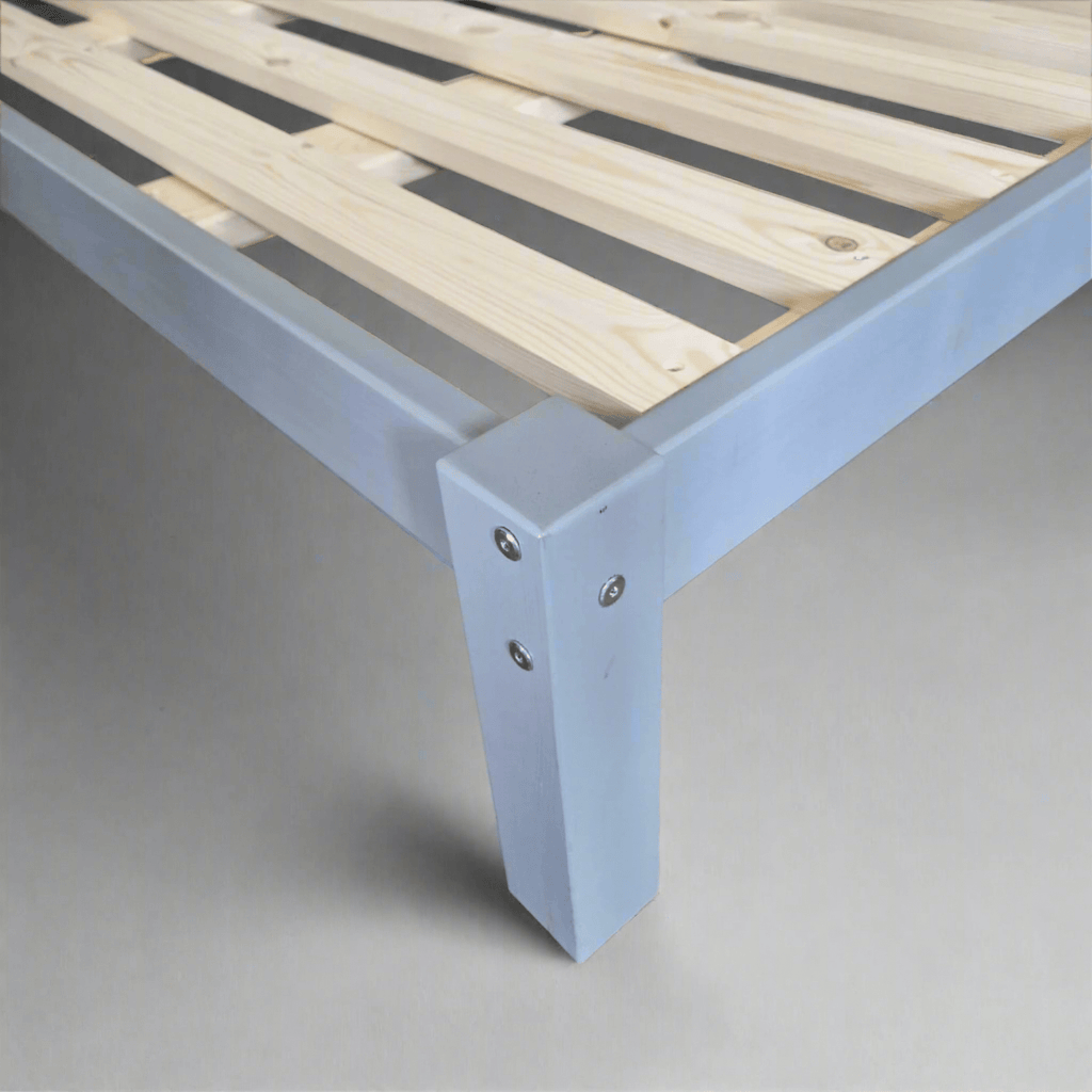 JJ Ranch Solid Pine Bed - 5 Rail - close up of frame foot and slats - Beds4Us