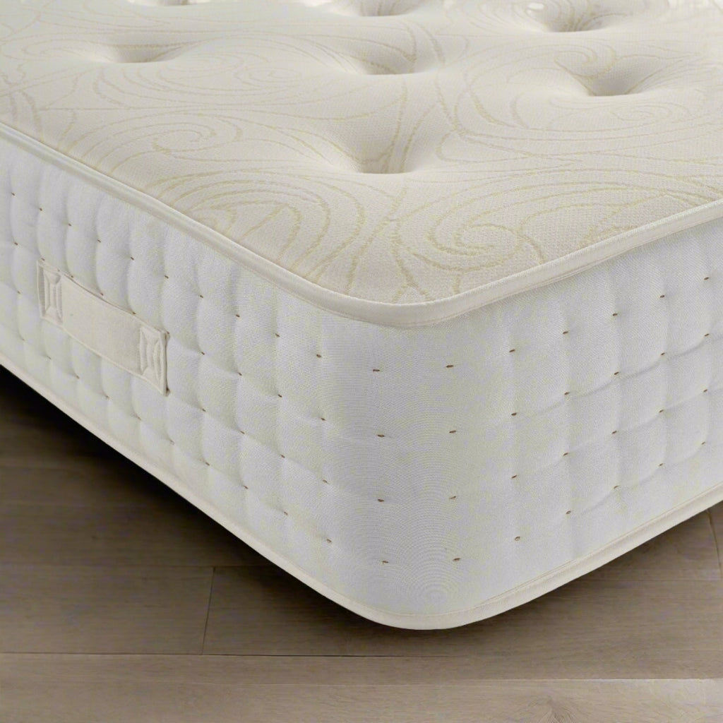 Dreamland Opulence 1500 Medium Firm Memory Foam Mattress - Close up of corner - Beds4Us
